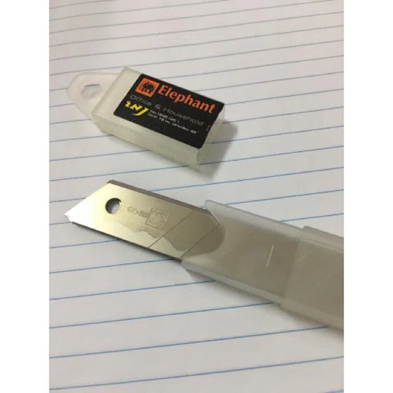 ใบมีดคัตเตอร์ 18 มม. (หลอด 6 ใบ) ตราช้าง 1845  จำนวน 1 หลอด   elephant cutter blades 6 pcs