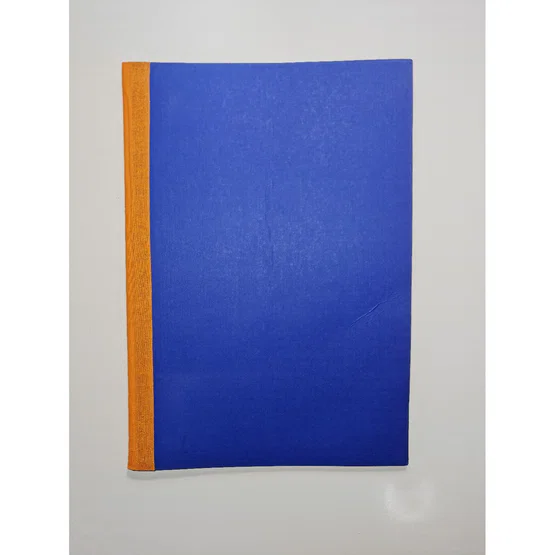 สมุดปกแข็งน้ำเงิน 4/80 แผ่น  55แกรม  26x37.5cm  ยี่ห้อ เม้งฮั้ว  1 เล่ม