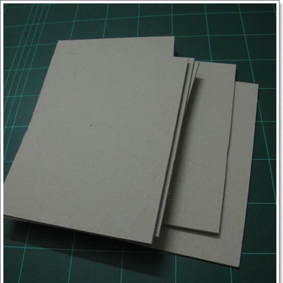 กระดาษหลังรูป A4 (โฟโต้บอร์ดดำเทา) 1200 แกรม จำนวน 10 แผ่น  ยี่ห้อ DARLING GG1410-120K  จำนวน 1 แพ็ค