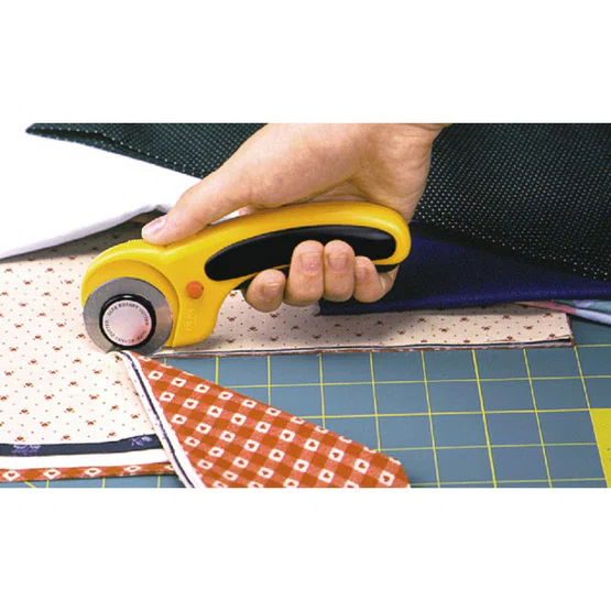 คัตเตอร์ ใบมีดกลม RTY-3/DX ตรา Olfa    Rotary cutter    จำนวน 1 ชิ้น