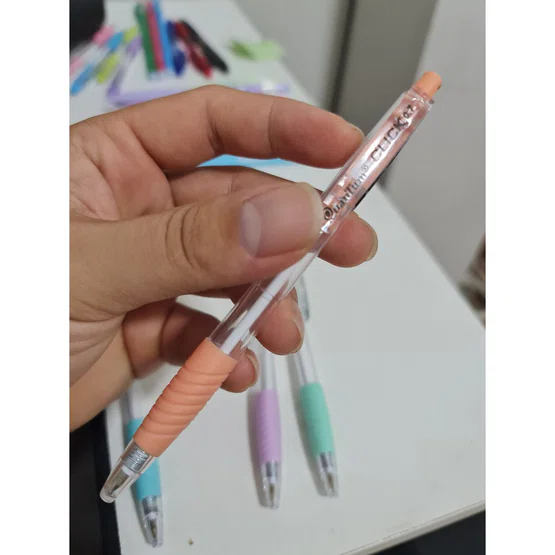 ปากกาลูกลื่น Quantum CLICK 0.7mm หมึกน้ำเงิน ด้ามคละสี 1 แท่ง